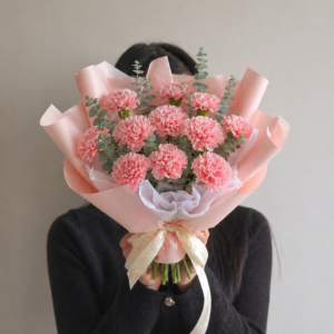 粉紅康乃馨尤加利花束