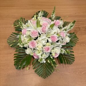 粉玫瑰白百合棺面花
