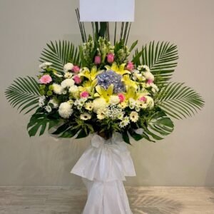 黃百合藍繡球花牌